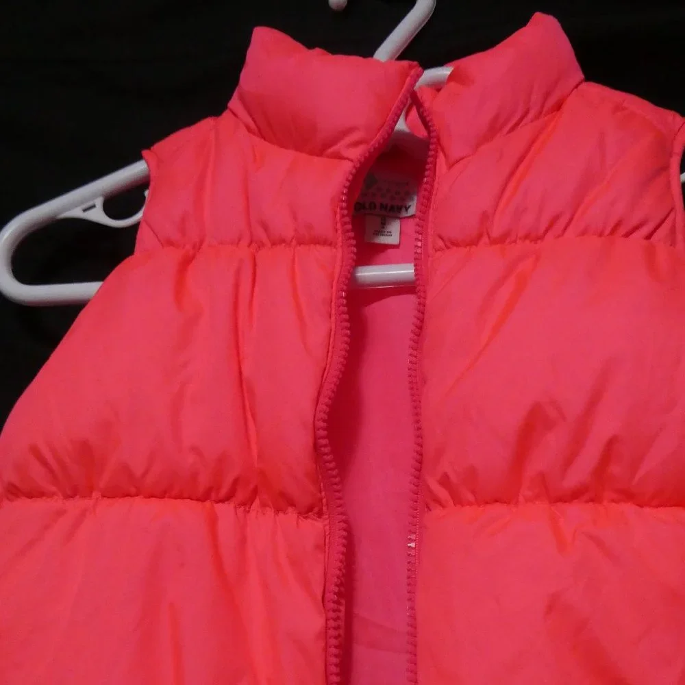 OLD NAVY | medium size 8 | Girl's Puffer Vest | 100% Polyester | NWOT - Picture 9 of 15
